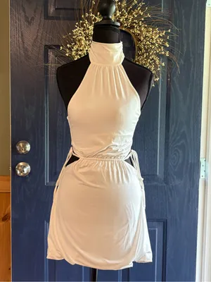 Oh Polly White Halter Neck with Side Cutouts and Ties. Size 6 thumbnail 2