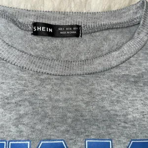 SHEIN Gray Chicago Basketball Team Sweater size small thumbnail 5