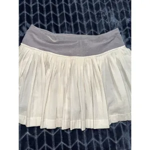 Lululemon Women's Pleat To Street Skirt White Heathered Size 4 thumbnail 2