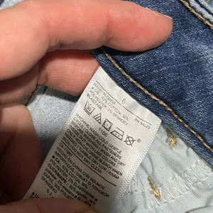 Old Navy Women's Blue rockstar super Skinny Jeans size 6 thumbnail 2