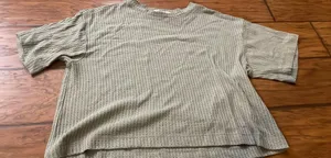 Top she sees love Gray thumbnail 1