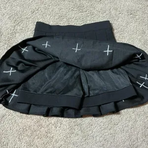 Black‎ Pleated Mini Skirt White Cross Detail Punk Goth Alt Streetwear Size S thumbnail 4