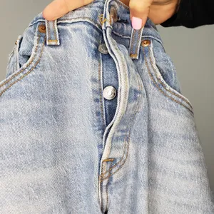Levi’s Wedgie Straight Jeans Size 27 Light Wash High Rise Raw Hem Denim thumbnail 6