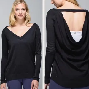 Lululemon Black V Neck Open Back Long Sleeve Sweater Top Women's Size Medium‎ thumbnail 2