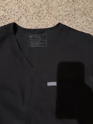 FIGS Black Scrub Top thumbnail 4