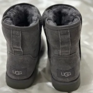 Ugg Cory II Suede Short Ankle Boots 5 Charcoal Gray Minimal Classic Mini Fall thumbnail 8