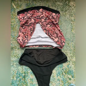 Beachsissi red black snakeskin strapless tankini swimsuit, size large thumbnail 9