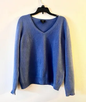 Women's 100% Pure Cashmere V Neck Long Sleeve Sweater Size M thumbnail 1
