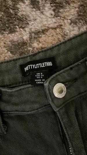 Green cargo pants thumbnail 4