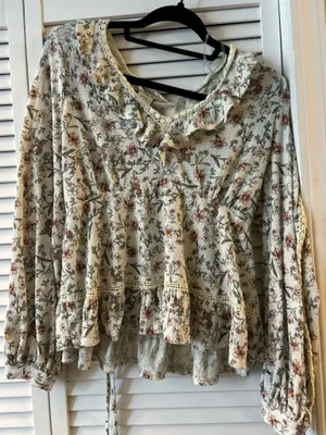 American Rag Women’s long sleeve shirt thumbnail 4