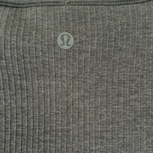 Lululemon ribbed gray cropped long sleeve top built in bra size 6 thumbnail 3
