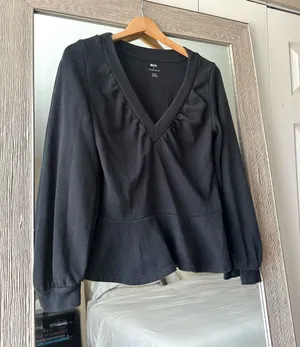 Maeve by Anthropologie Women's Black V-Neck Ruffle Peplum Sweater Blouse Medium thumbnail 1