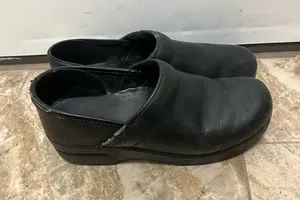 Dansko Professional Black Leather Clogs 7.5 thumbnail 1