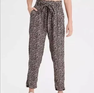 American Eagle Leopard Tie Waist Casual Pants Size S EUC thumbnail 6