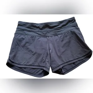 LULULEMON Groovy Run Short size 4 Black 4" inseam Track Gym Run Workout thumbnail 2