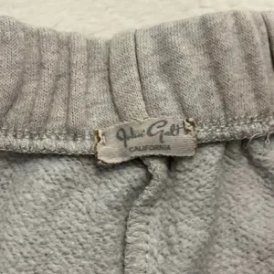 Brandy-melville Women's Grey Trousers thumbnail 4