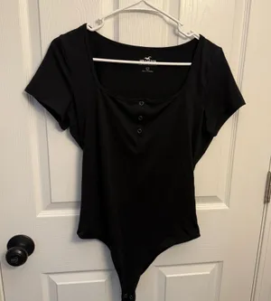 Hollister Black Short Sleeve Henley Bodysuit Square Neck Fitted Top Size L NWOT thumbnail 1