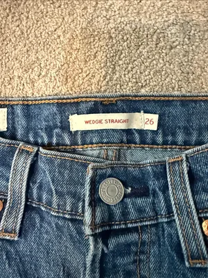 Levi’s Wedgie Straight Medium Wash Button Fly Raw Hem Ankle Jeans Size 26 thumbnail 4