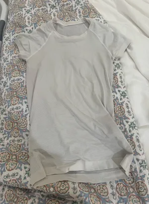 Lululemon Top thumbnail 1
