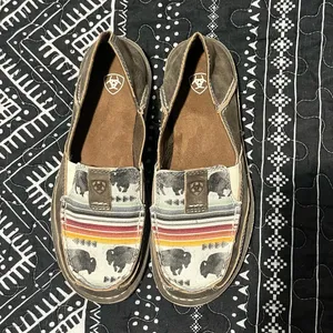 Women’s  Slip ons thumbnail 2