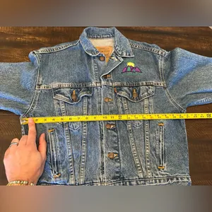 Vintage Levi's Denim Trucker Jacket Women’s Medium Made in USA 90s Jean Jacket thumbnail 5
