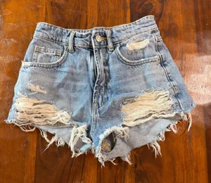 Zara Light Wash Distressed High Waisted Denim Shorts Size 0 727/002/400/32 thumbnail 1