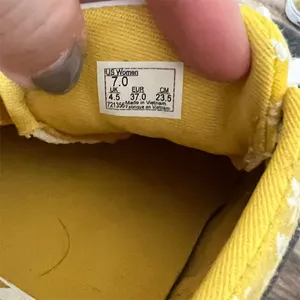 Vans Women's Size 7 Yellow Floral Print Lace-Up Sneakers thumbnail 5