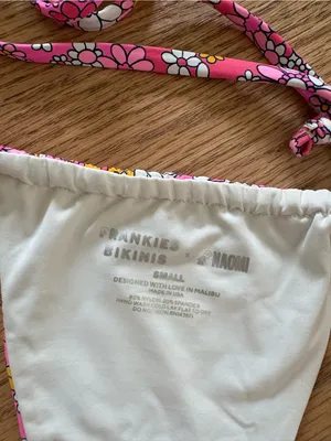 Frankies Bikinis set thumbnail 3