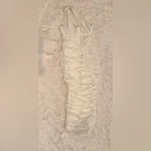 NWOT House of cb Valentina one shoulder Bustier dress in ivory sz XS thumbnail 4