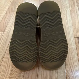 UGG boots, lightly worn Size 6W thumbnail 10
