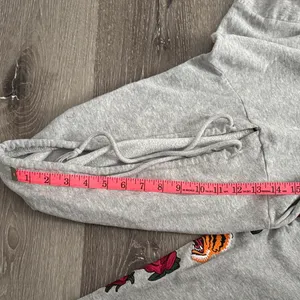 Pac Sun (LA Hearts) Cropped Grey Hoodie (XS) thumbnail 9