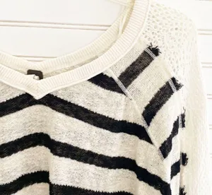 We The Free knit sweater Size Medium thumbnail 4
