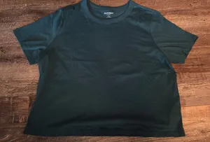 Old Navy Cropped Shirt Tee thumbnail 1