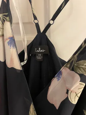Lulu’s navy floral wrap maxi dress thumbnail 5