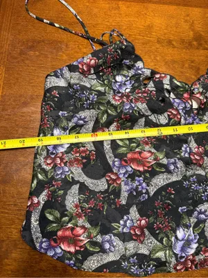 VTG Victoria’s Secret Floral Cutout Camisole Medium Gold Label Tank Top Y2K Cami thumbnail 5