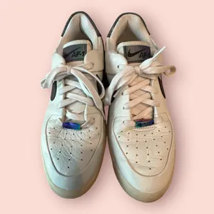 EUC Nike Air Force 1 Sage LX Low Spruce Aura Purple Sz 9 Women thumbnail 3