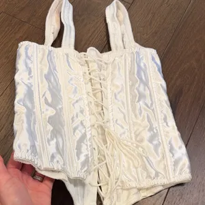 White Lace-Up Corset Top Size 36 - C27-041 thumbnail 2
