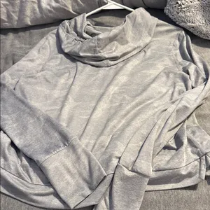 Vuori Light Gray Sweatshirt thumbnail 4