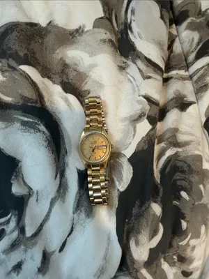 Vintage Seiko SQ Ladies Gold-Toned Quartz Watch – Day/Date Display thumbnail 2