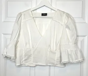 Milk & Honey NEW Puff Sleeve Crop‎ Top Large Pom Pom V-Neck thumbnail 1
