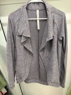 Lululemon gray heather wrap jacket in size 4 come with Lulu bag #athletic #activewear thumbnail 7