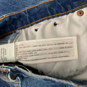 Abercrombie 26/2 Curve Love 90s Straight Ultra High Rise Jeans thumbnail 5