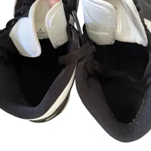 Nike Air Jordan 1‎ Mid Shoes Women's Sz 9.5 White Black Panda DV0991-101 thumbnail 7