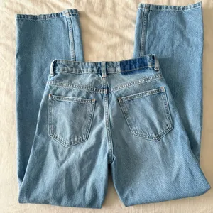 ZARA High-Rise Straight Leg Jeans thumbnail 5