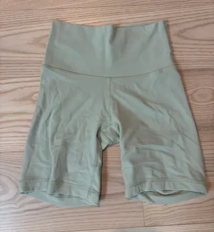 Aritzia Biker Shorts TNA thumbnail 1
