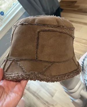 Ben Berger Winter Hat Cozy Bucket Comfy Brown Princess Diary Look thumbnail 2