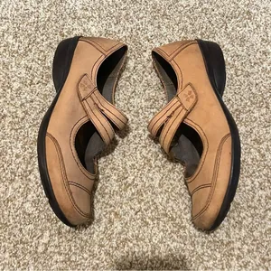 Naturalizer N5 Comfort Sz 7W Brown leather Women’s Mary Jane Shoes w/ Strap thumbnail 5