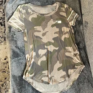 Hollister Camo Tshirt thumbnail 1