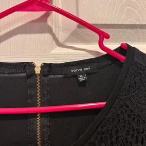 Verve‎ Ami Womens Black Lace Front Short Sleeve Blouse XL Whimsygoth Minimalist thumbnail 4
