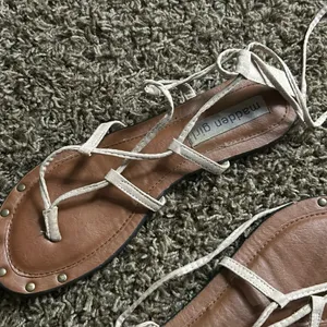 Steve Madden Madden Girl Beige Suede‎ Lace Up Strappy Gladiator Sandal thumbnail 4